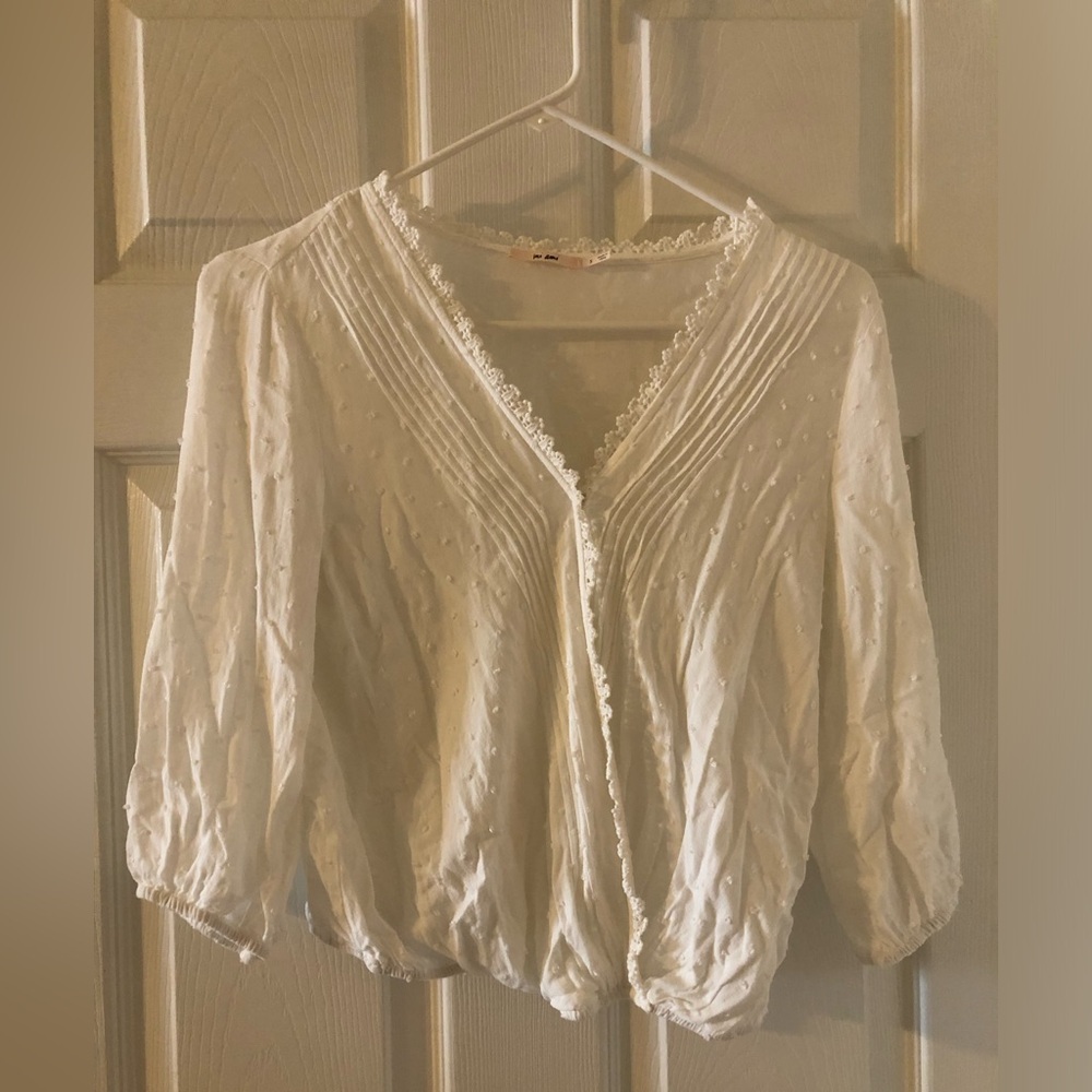 Francesca’s Swiss dot surplice top, size small